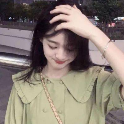 可爱宝贝参加生日派对